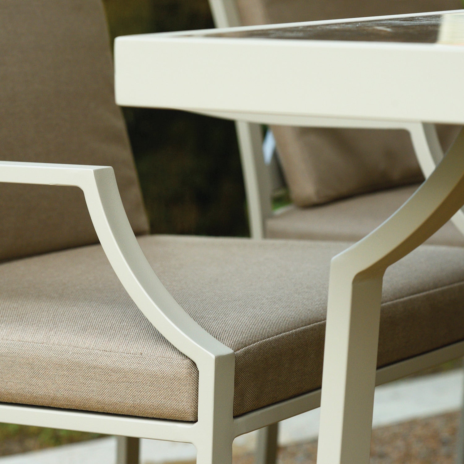 Agosto Dining Table Round