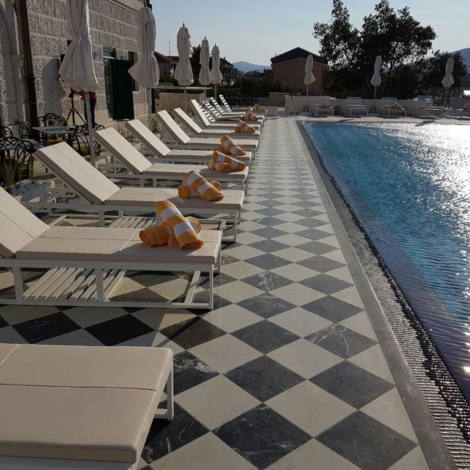 Daytona Sunlounger (External wheels)