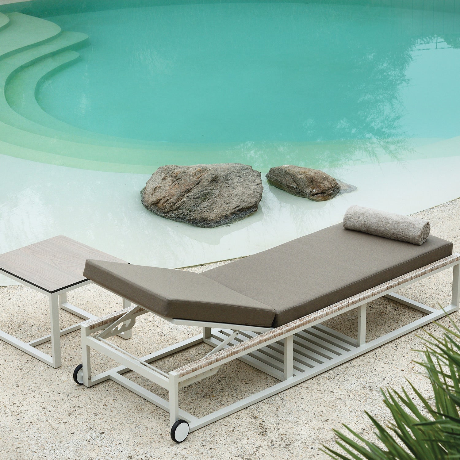 Daytona Sunlounger (External wheels)