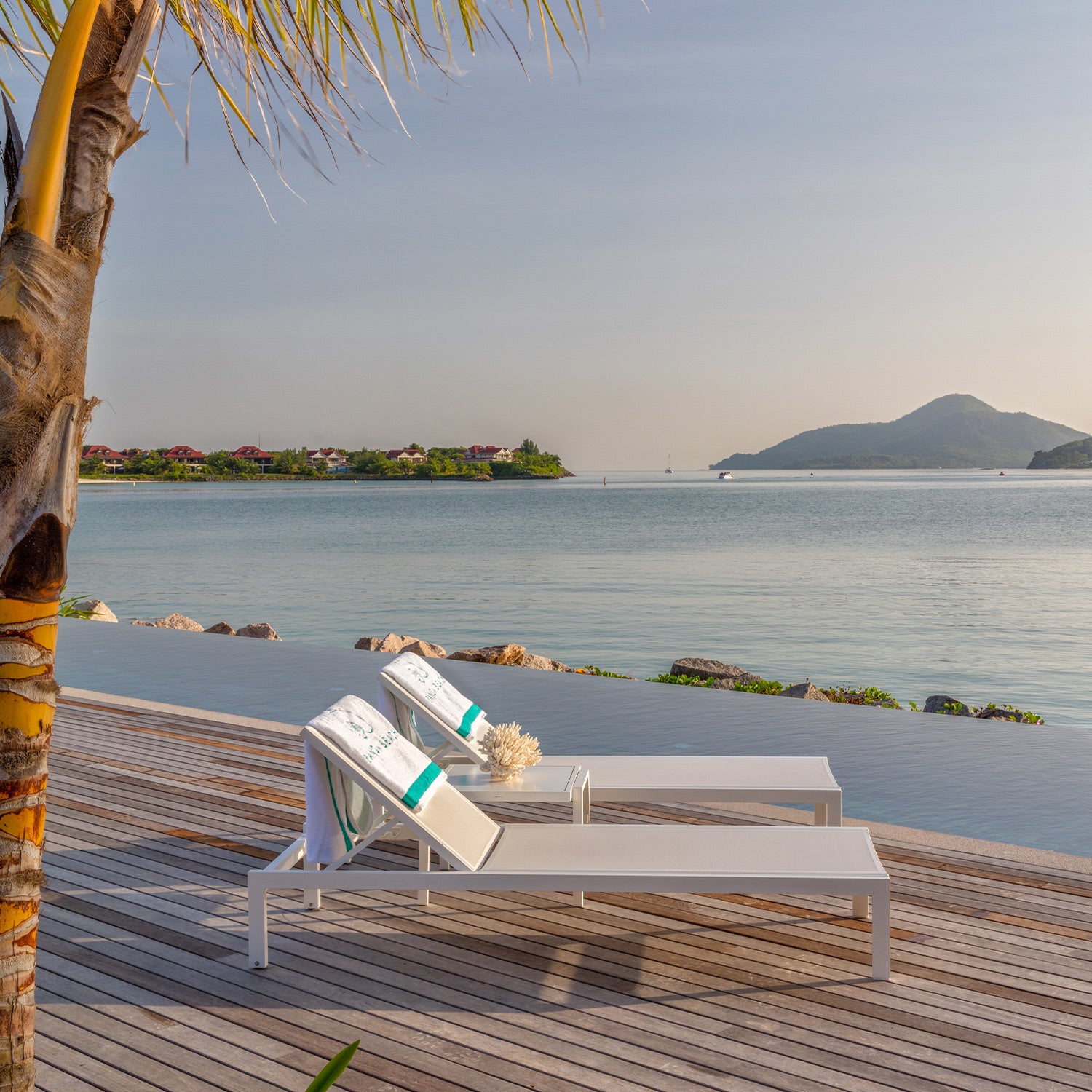 Milos Sunlounger